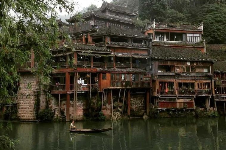 Tour Trương Gia Giới - Phượng Hoàng Cổ Trấn 6N5D Khởi Hành từ Hồ Chí Minh